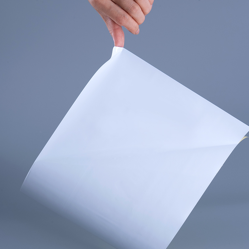 Mürekkep Püskürtmeli Baskı için Akrilik Yapışkanlı Jumbo Rulo ile 25mic Parlak PET Vinil Film Etiket Malzemeleri